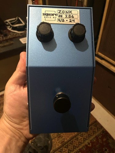 Square wave fuzz wedge - square, bd