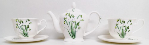 Snow drop tea - two, bone
