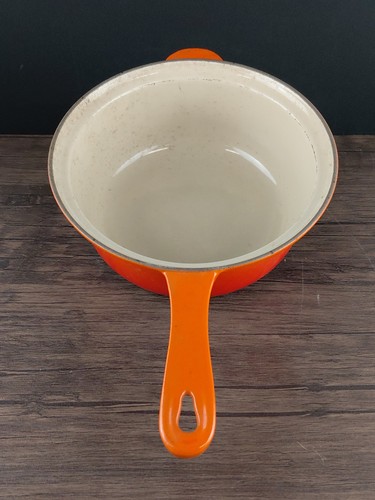 Creuset cast iron pan - cast, 22cm