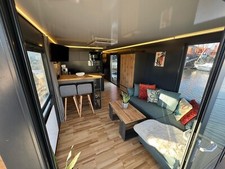 Floating home (read item description £120,000)