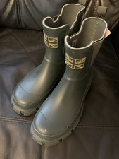 BNWT Khaki Heavy Cleated Cleat