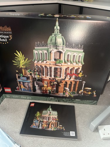 Lego icons boutique hotel - icons,