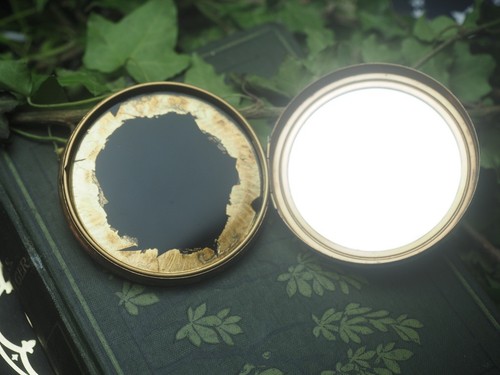 Bright dark scrying mirror - &,