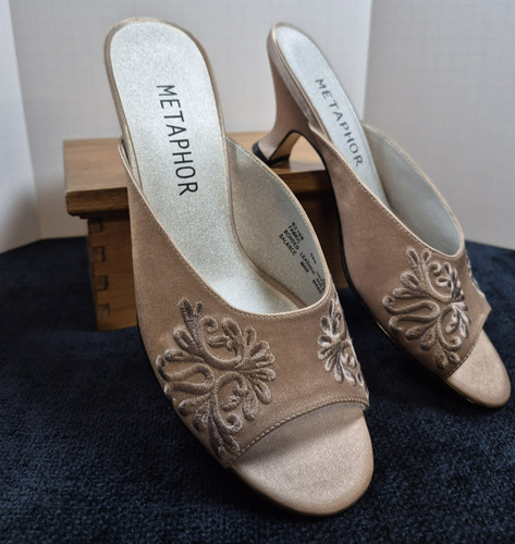 Metaphor dress slide - metaphor, pump