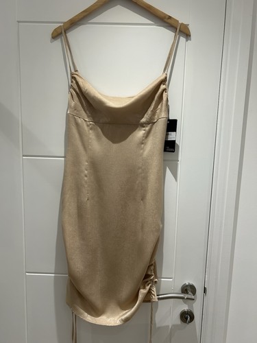 Bnwt pretty little thing - pretty,