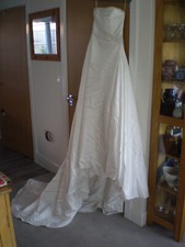 STRAPLESS WHITE WEDDING DRESS ~ BY MAGGIE SOTTERO COUTURE ~ UK SIZE 8