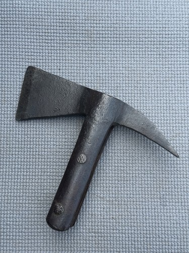 Vintage brades rescue - axe, head