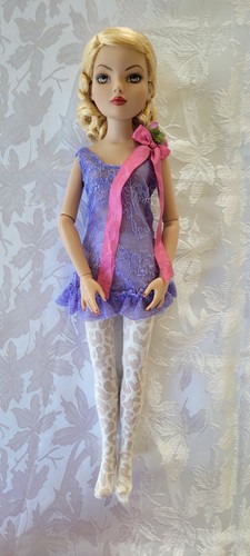 Lowyne wilde doll essential - doll,