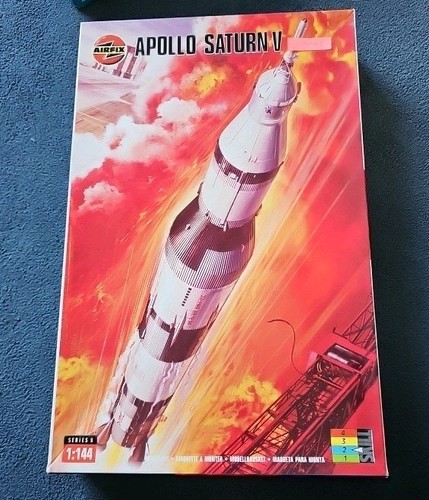 Airfix apollo saturn rocket - airfix,