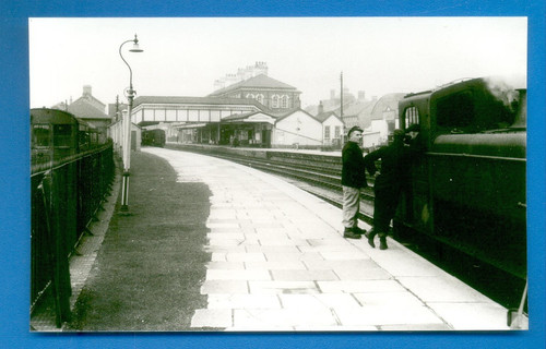 Oswestry station - oswestry,