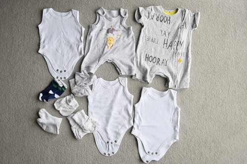 Unisex baby clothes bundle - clothes,
