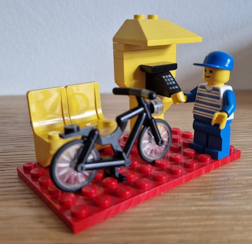 Vintage lego telephone booth - lego,