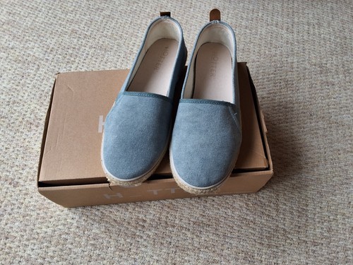 Pair ladies hotter pale - a,