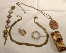 Job Lot Gold Tone Yellow Metal Jewellery Necklace Bracelet brooch (O6)