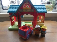 ELC Happyland Large Fire Station With 2 Toy Figures Some Noises & Fire Engine