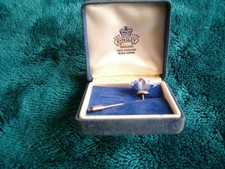 Aynsley England Handmade Fine Bone China Three Flower hat lapel coat pin brooch