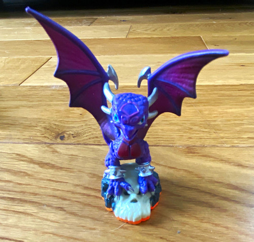 Skylanders cynder character - skylanders,