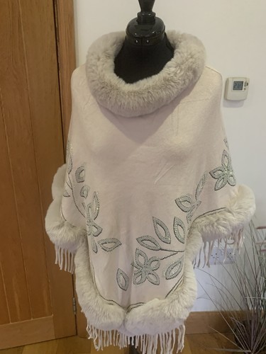 Beautiful soft fur trimmed - fur,