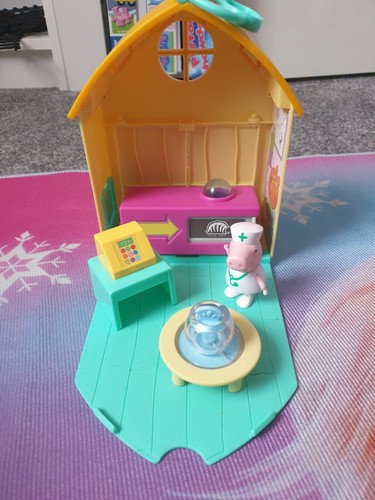 Peppa pig doctor house - doctor,
