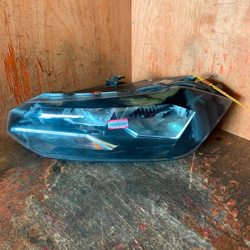 Volkswagen polo headlight - volkswagen,