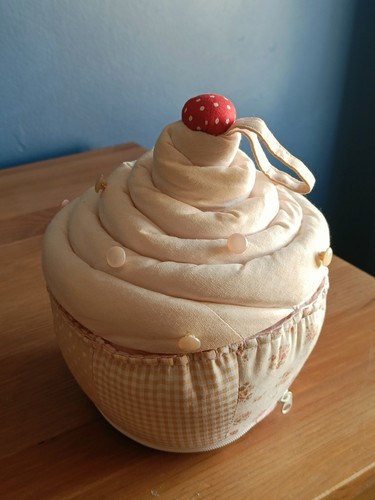 Laura ashley vintage cupcake - laura,