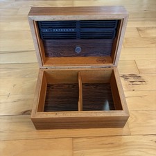 Davidoff Humidor Wood Finish