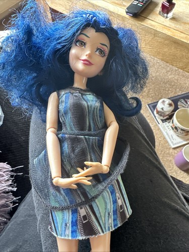 Disney descendants evie - disney, doll