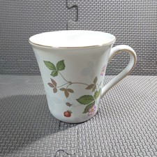 Wedgwood Wild Strawberry Mug 1