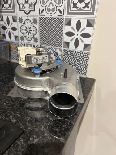 Worcester bosch fan assembly