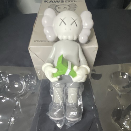 Kaws cash art - toy, figure