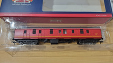 Bachmann 39-184A BR MK1 BG Coach Full Brake Royal Mail Red OO Gauge