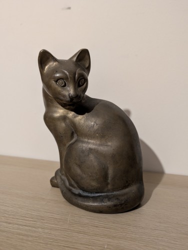Vintage brass cat figurine - brass,