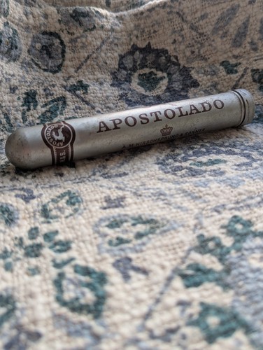 Empty apostolado cigar - apostolado, tube/