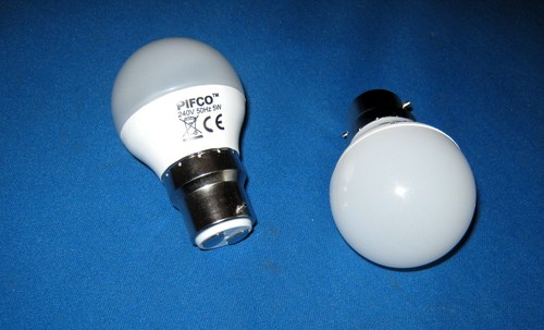 Pifco led lamp 240v - x,