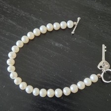 LAURA ASHLEY PEARL BRACELET