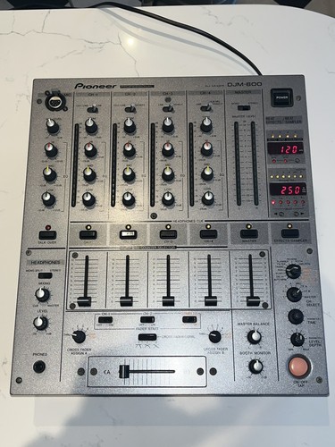 Immaculate pioneer djm 600 - immaculate,