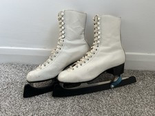 Vintage 1970s White Ice Skates