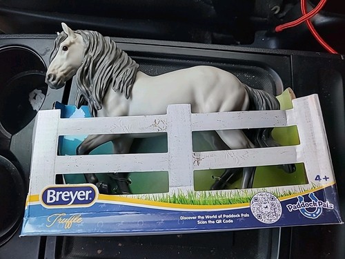 Breyer horse paddock pals - horse,