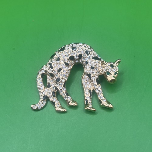 Gold tone cat - pin, with