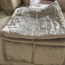 Kylie Bed Runner