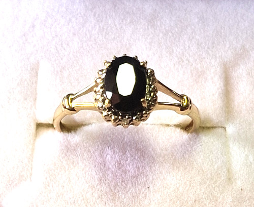 Stunning big 9ct gold - stunning,