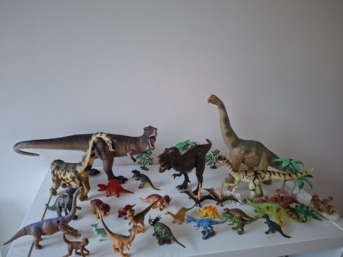 Large bundle x dinosaurs - 30,