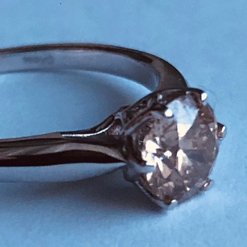 Natural brown diamond 18ct - ,