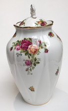 Royal Albert Old Country Roses Large Lidded Vase / Jar 23 cm Perfect