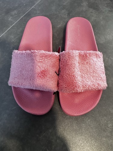 Pink fluffy sliders - sliders, women