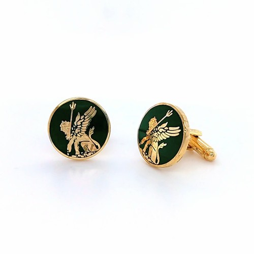 Gold tone winged lion with - winged,