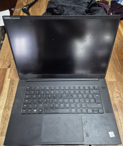 Razer blade 6in gaming - 15.6in,