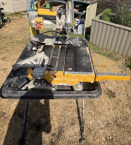 Dewalt 110v wet tile saw - wet,