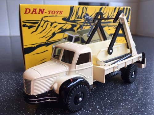 Dinky toys dan - toys/dan, code