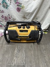 DeWALT DW911 Jobsite Radio